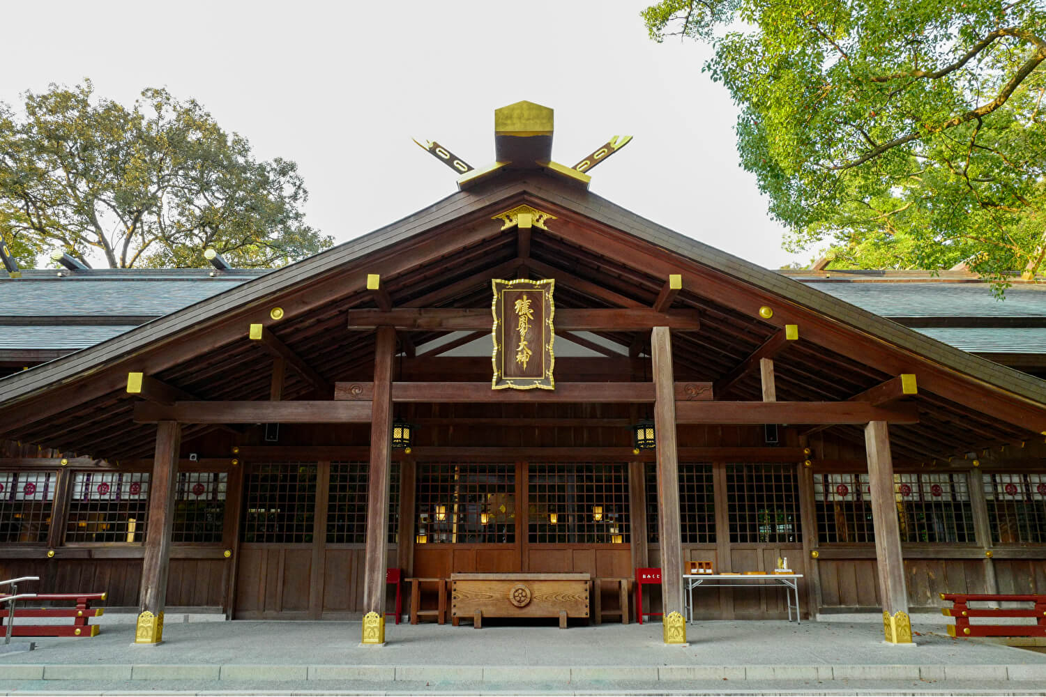 猿田彦神社、拝殿©仰木一弘 wih LeicaQ